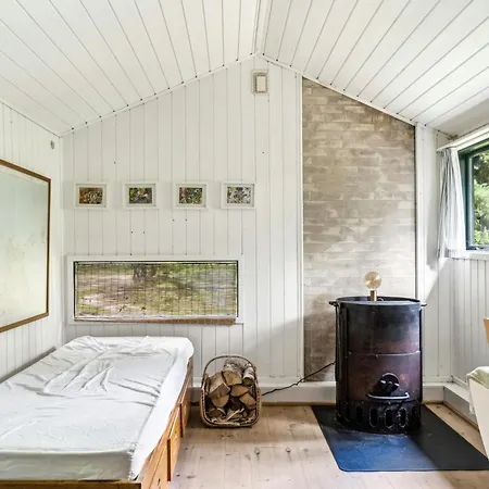 Summer House With Large Nature Plot In 度假居 *