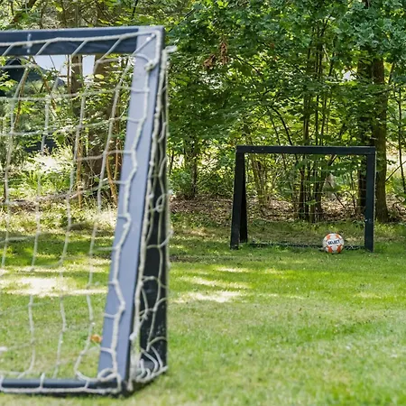 度假居 Summer House With Large Nature Plot In