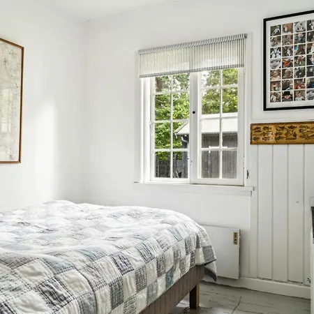 Semesterbostad Summer House With Large Nature Plot In