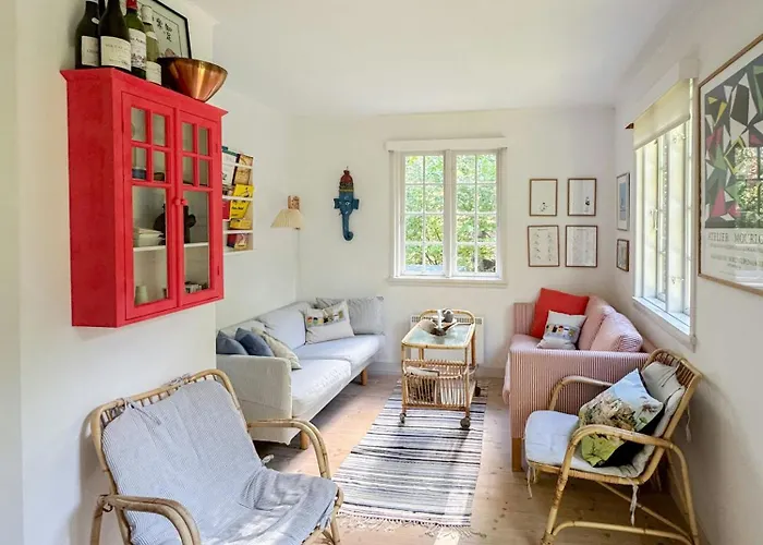 Сasa de vacaciones Summer House With Large Nature Plot In