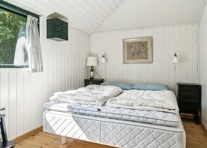 Summer House With Large Nature Plot In Сasa de vacaciones *